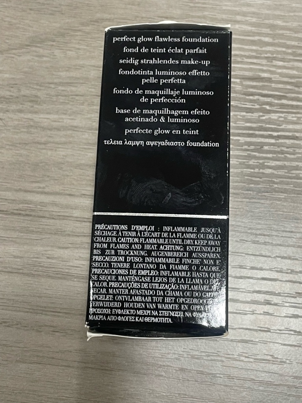 Giorgio Armani Luminous Silk Foundation Colour: 5.9 - Picture 6 of 8